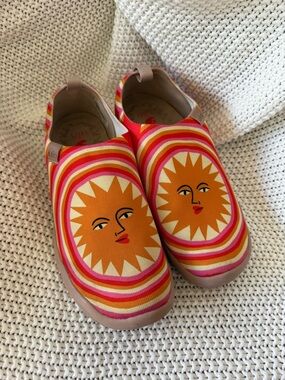 UIN Kids Slip-On Sneakers with Sun Face – Pink, Orange & Yellow
